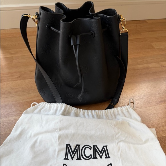 MCM Dessau Leather Bucket Bag - Picture 8 of 12